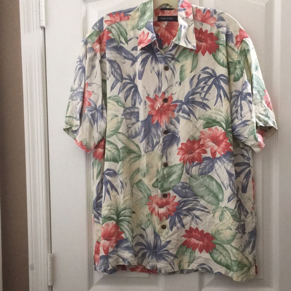FINAL MARKDOWN Men’s Nautica Casual Button Down Silk Shirt (M)